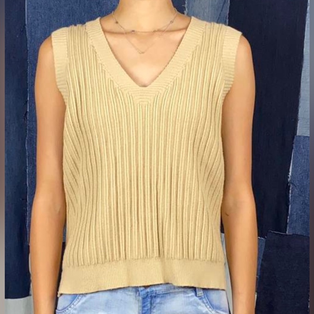 Ribbed knit academia sweater vest! Super cute and comfortable beige sweater vest
